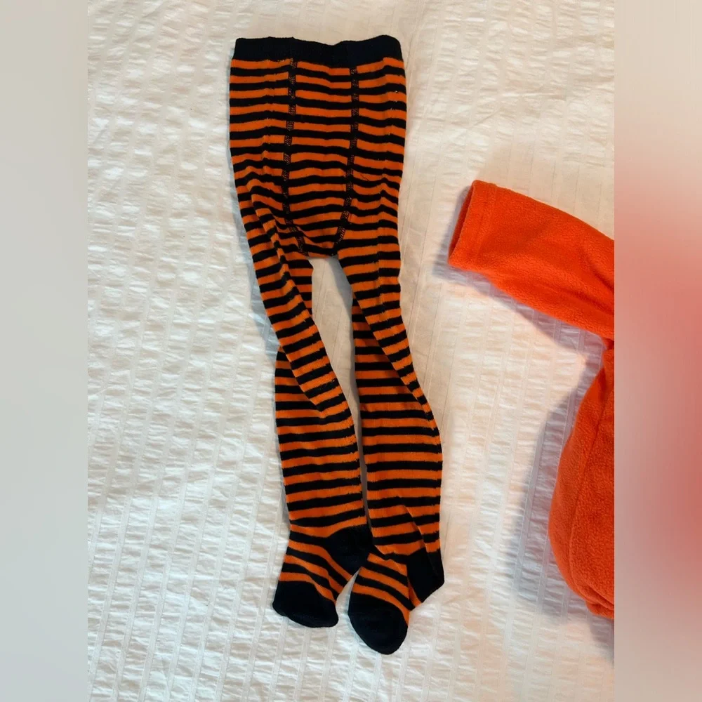 Baby winter Halloween pumpkin costume with striped socks - 6-9 months
